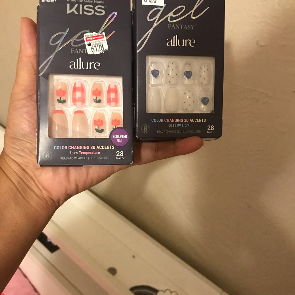 Kiss Nails - Picture 2 of 2